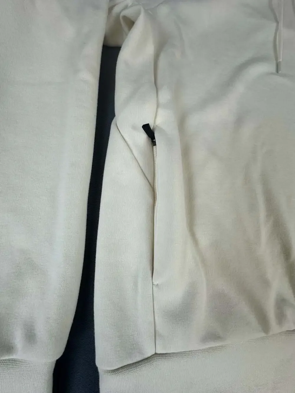 Nike Dri-Fit Mini Swoosh Cream Pullover Hoodie Men's Size Medium